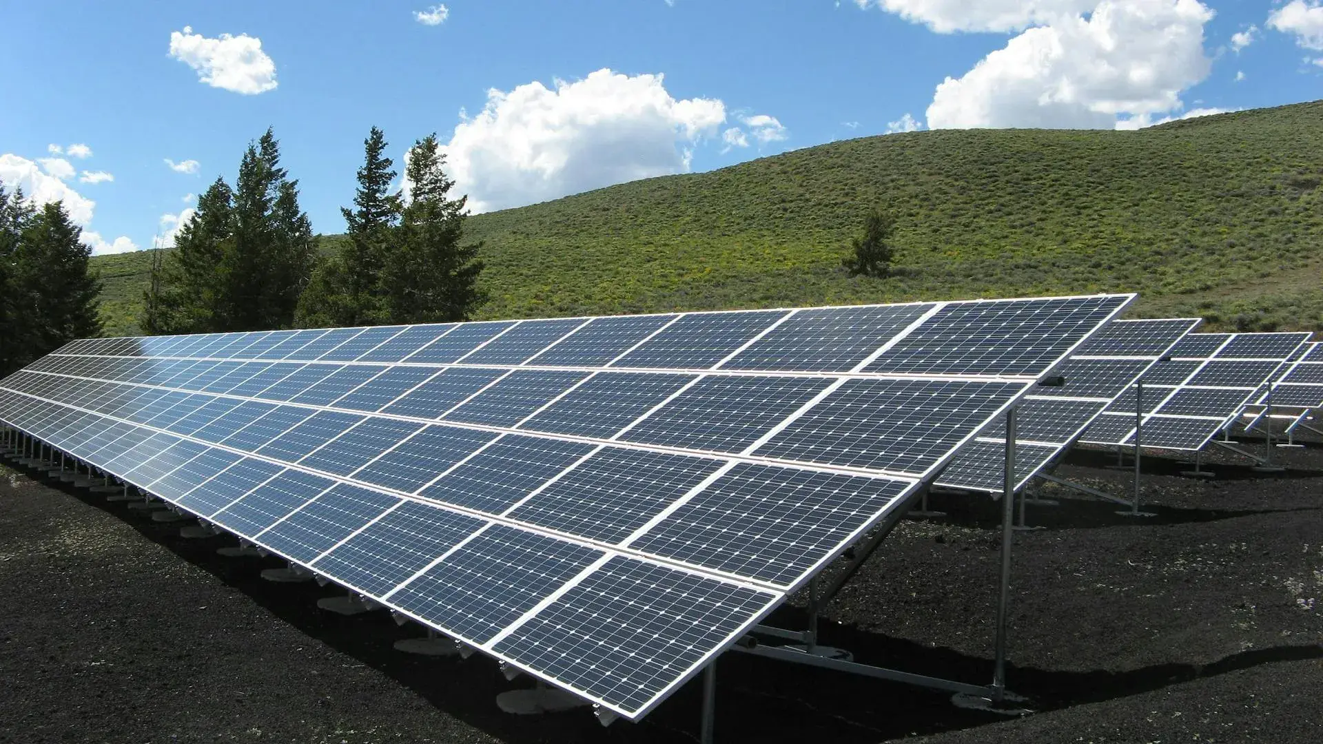 Commercial solar array